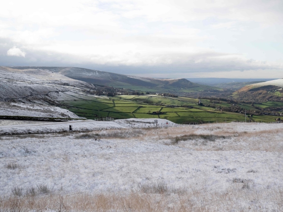 Neve in Alpi e Apennini, freddo intenso: quattro regioni in allerta gialla