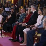 Re Felipe celebra 50 anni di monarchia spagnola e premia la regina Sofia