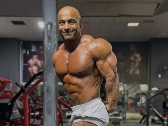 Bodybuilder iraniano Faramarz Azizi scompare a 30 anni: qualificato ai Mondiali ma non selezionato per la nazionale