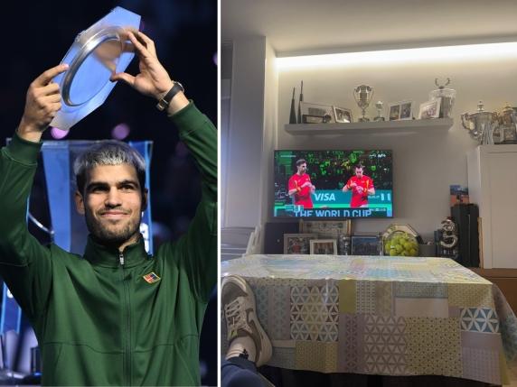 Alcaraz e Papa Francesco con i trofei di Wimbledon e US Open