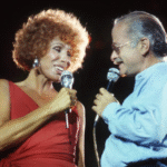 Moglie di Paoli in dubbio su come dire a Gino, Ornella prevista per visita