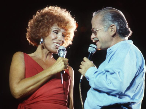 Moglie di Paoli in dubbio su come dire a Gino, Ornella prevista per visita