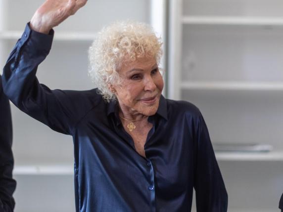 Dolore intenso alla vertebra: la persona si affida a clinica di Pavia per cure