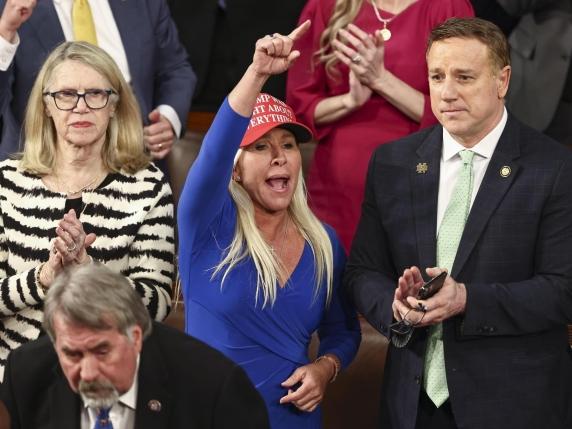 Marjorie Taylor Greene lascia il Congresso: da sostenitrice di Trump a critica del presidente