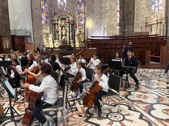 ColorOrchestra suona per la pace all'ospedale per neonati Caritas Baby Hospital