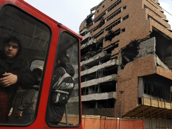 Studenti di Belgrado protestano contro il progetto Trump Tower