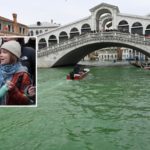 Attivisti spruzzano sostanza verde sul Canal Grande: Zaia denuncia “attacco alle città”