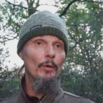 Nathan, padre di tre bambini a Chieti, intende riportare la famiglia a casa e installare un bagno