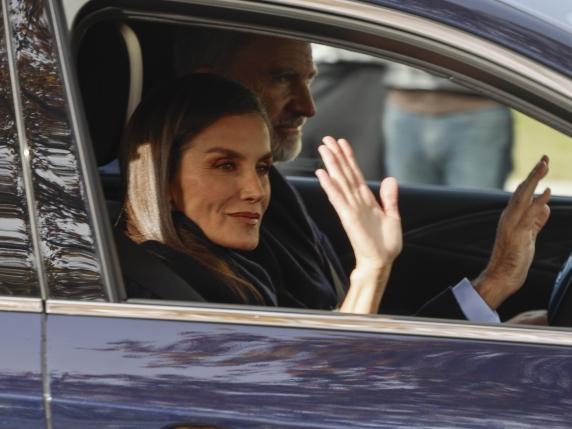 Re Juan Carlos e re Felipe a pranzo di famiglia dopo gli scandali: Leonor conquista il 75% dei giovani spagnoli