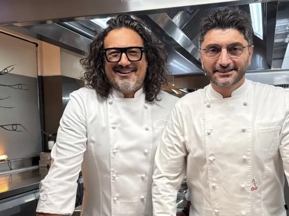 Andrea Aprea e Alessandro Borghese si uniscono ai fornelli a Milano, si definiscono figli adottivi della città