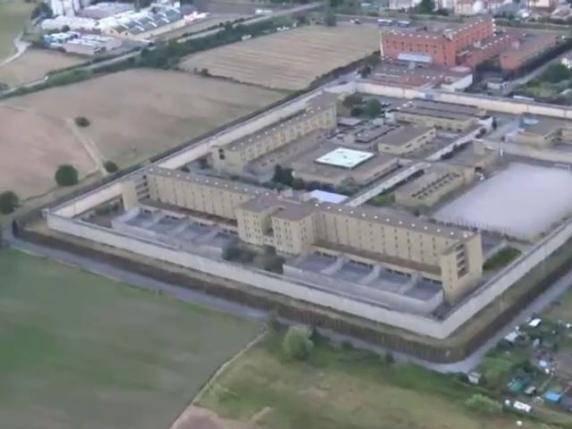 Due criminali internazionali gestiscono traffico di droga e minacce in carcere