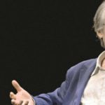 Ian McEwan avverte: l'intelligenza artificiale potrebbe trasformarci in una società di Frankenstein