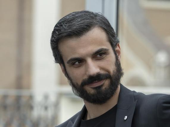 Saurino: interpretazione di un antagonista in Call My Agent e impegno contro le ingiustizie