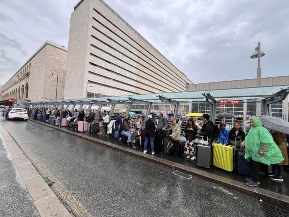 Parigi e Madrid: differenze di disponibilità di taxi bianchi per 10.000 abitanti