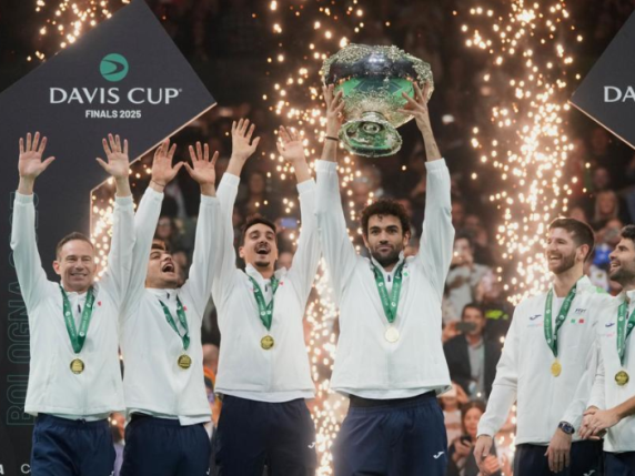 Italia vince la Coppa Davis contro la Spagna 3‑2 a Madrid