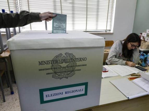 Bassa partecipazione elettorale in tre regioni: pandemia, dispute di partito e centralizzazione delle decisioni