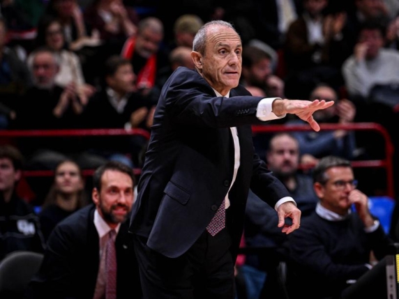 Messina dimette dalla direzione dell'Olimpia Milano, Poeta assume il comando