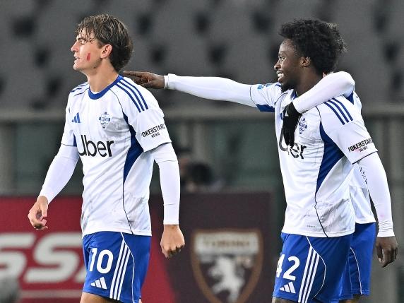 Como vince Torino 5-1 e supera la Juventus nella classifica