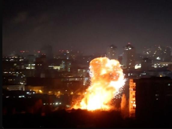 Russia lancia attacco combinato su Kiev con missili e droni il 25 novembre 2025