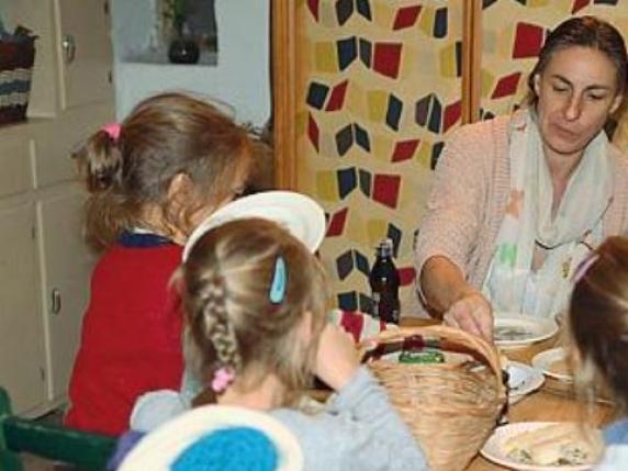 Nathan scomparso dopo riunione con i neo rurali: i vicini ricordano i bambini sorridenti