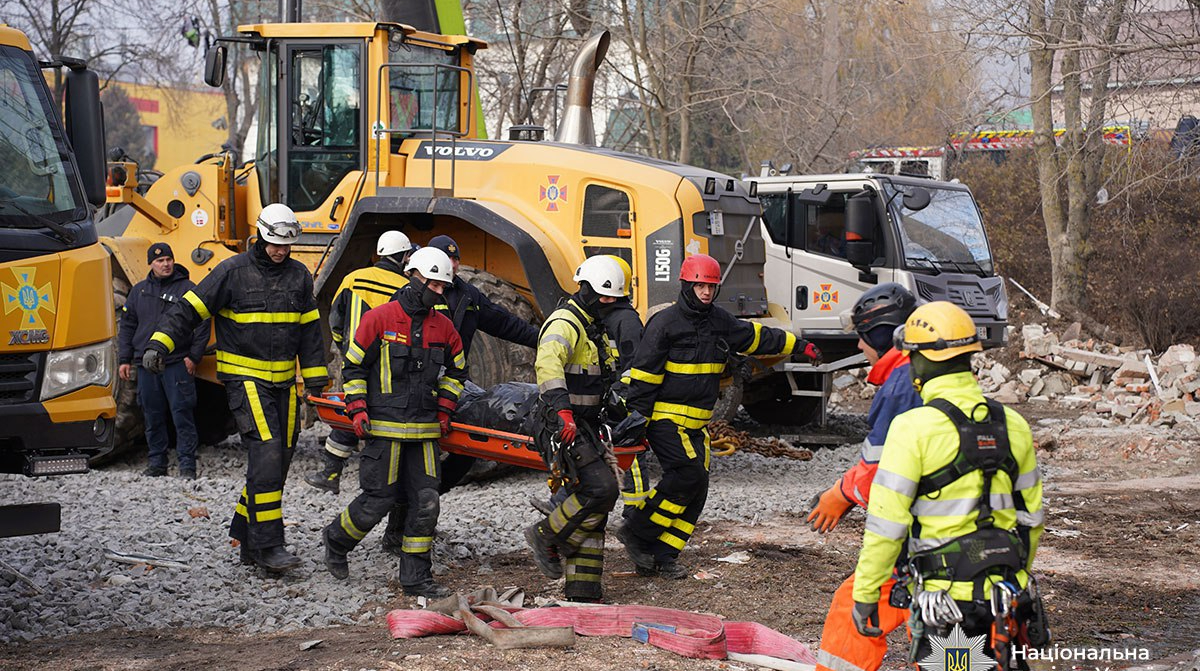 Attacco missilistico a Ternopil: 26 morti, 93 feriti, operazioni di soccorso in corso