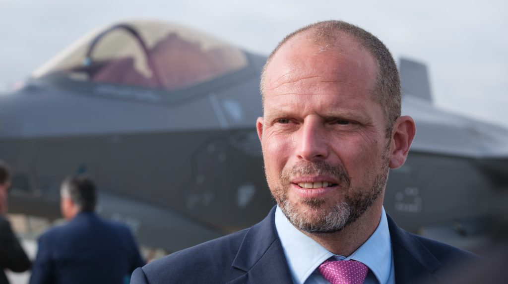 Droni spiano basi militari in Belgio: il ministro della difesa avverte di una guerra dei droni in Europa