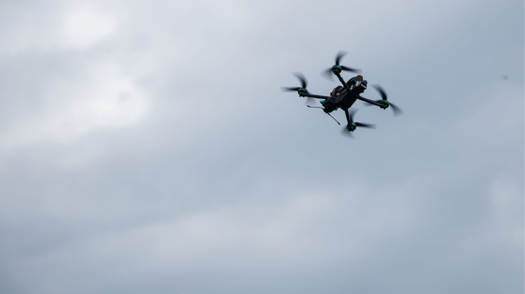 Uccisione di un civile a Huliaipole: le forze russe colpiscono con un drone FPV