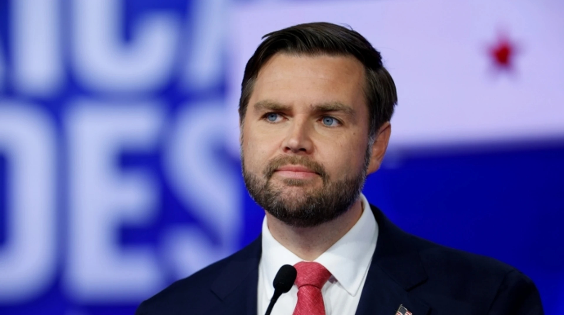 Vance: l’aiuto militare e finanziario all’Ucraina non garantisce la vittoria, la pace deve rispettare la sovranità