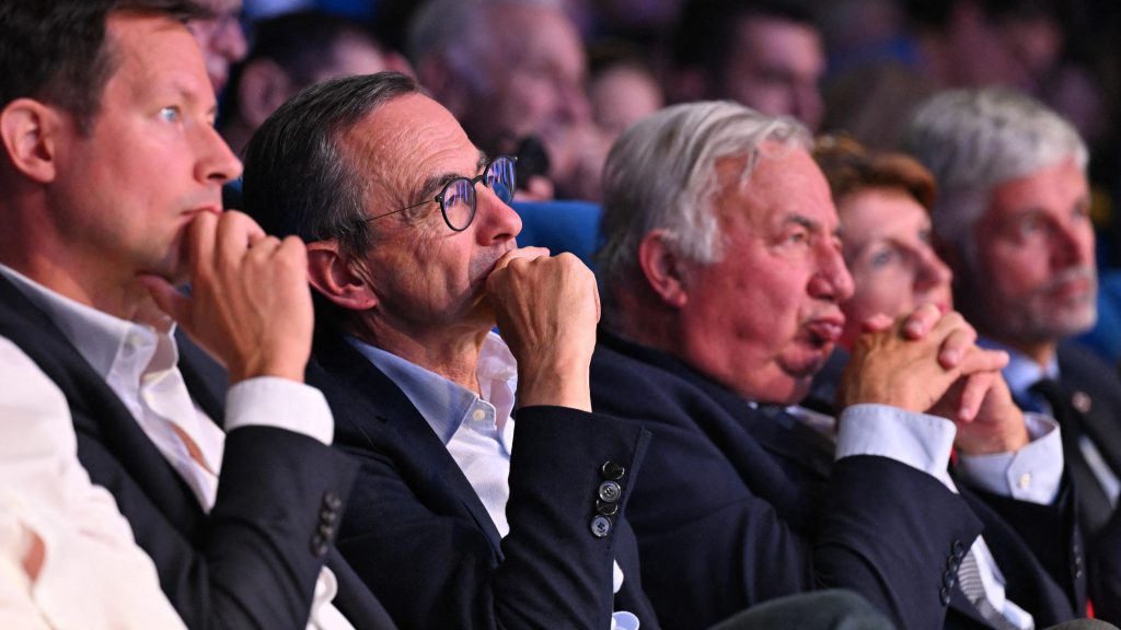 Repubblicani: scegliere tra alleanza con il centro e un&#039;unione di destra, evitando una trappola politica antica