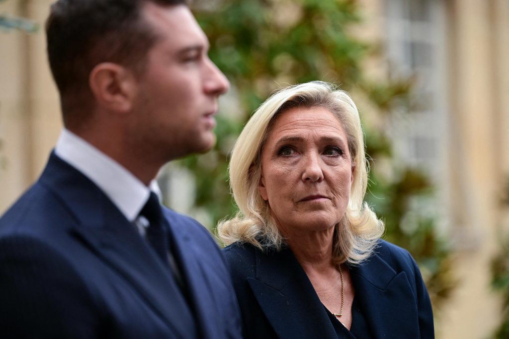 RN: Marine Le Pen e Jordan Bardella preparano la successione presidenziale del 2027