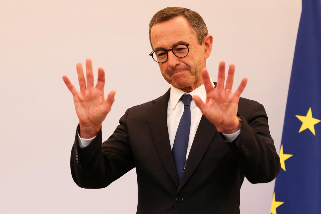 Il Leader della Destra inizia il suo Tour de France dopo aver lasciato il Ministero dell&#039;Interno