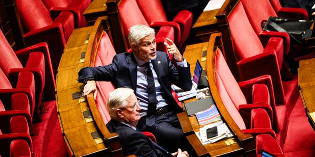 Laurent Wauquiez propone di vietare il velo ai minori