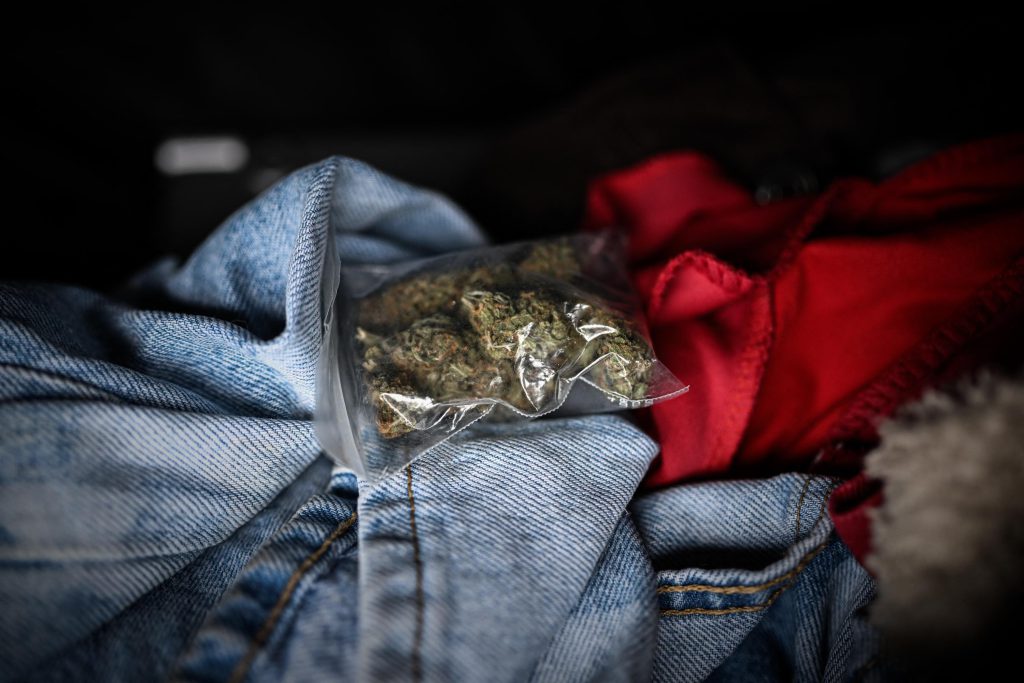 Macron convoca riunione di emergenza per contrastare il consumo di droghe in Francia