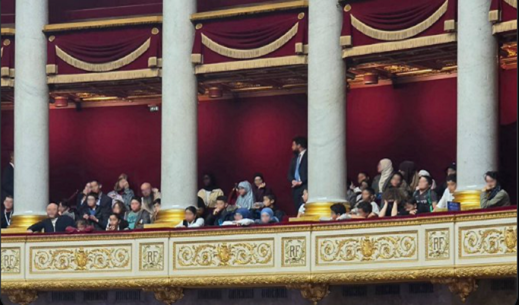 La Questione del Velo Islamico: Una Complessa Dialettica tra Politica, Diritto e Libertà di Espressione