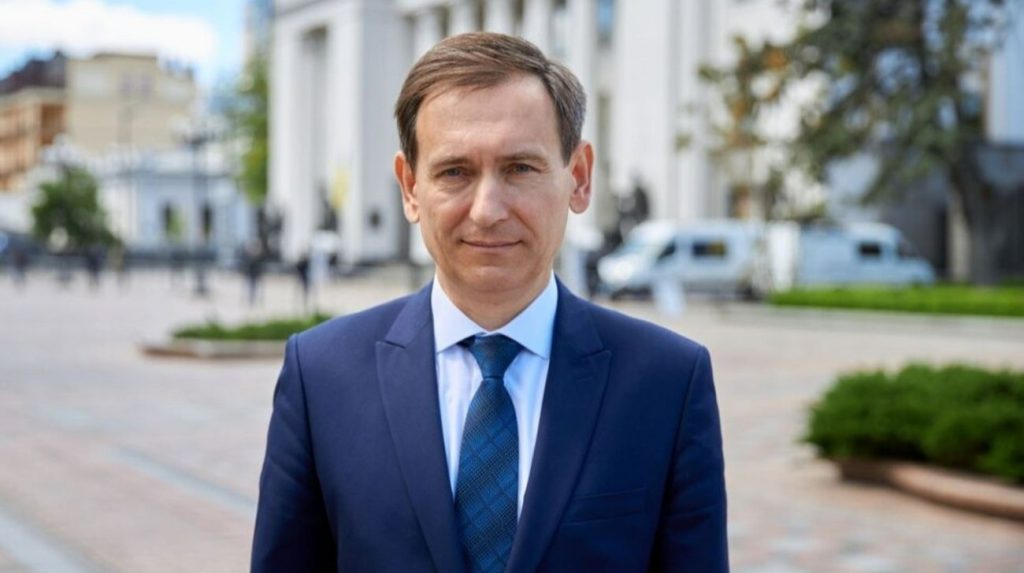 Deputato del Servant of the People chiede la dimissione di Yermak per presunto scandalo di corruzione