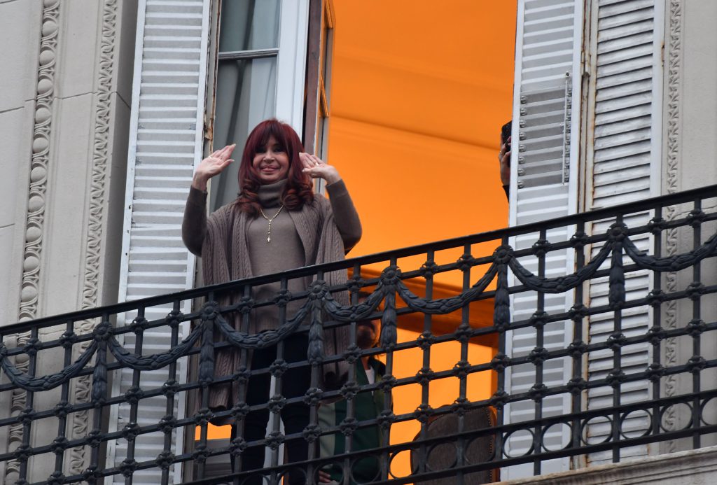 Argentina restringe le visite all&#039;ex presidente Kirchner durante la detenzione domiciliare