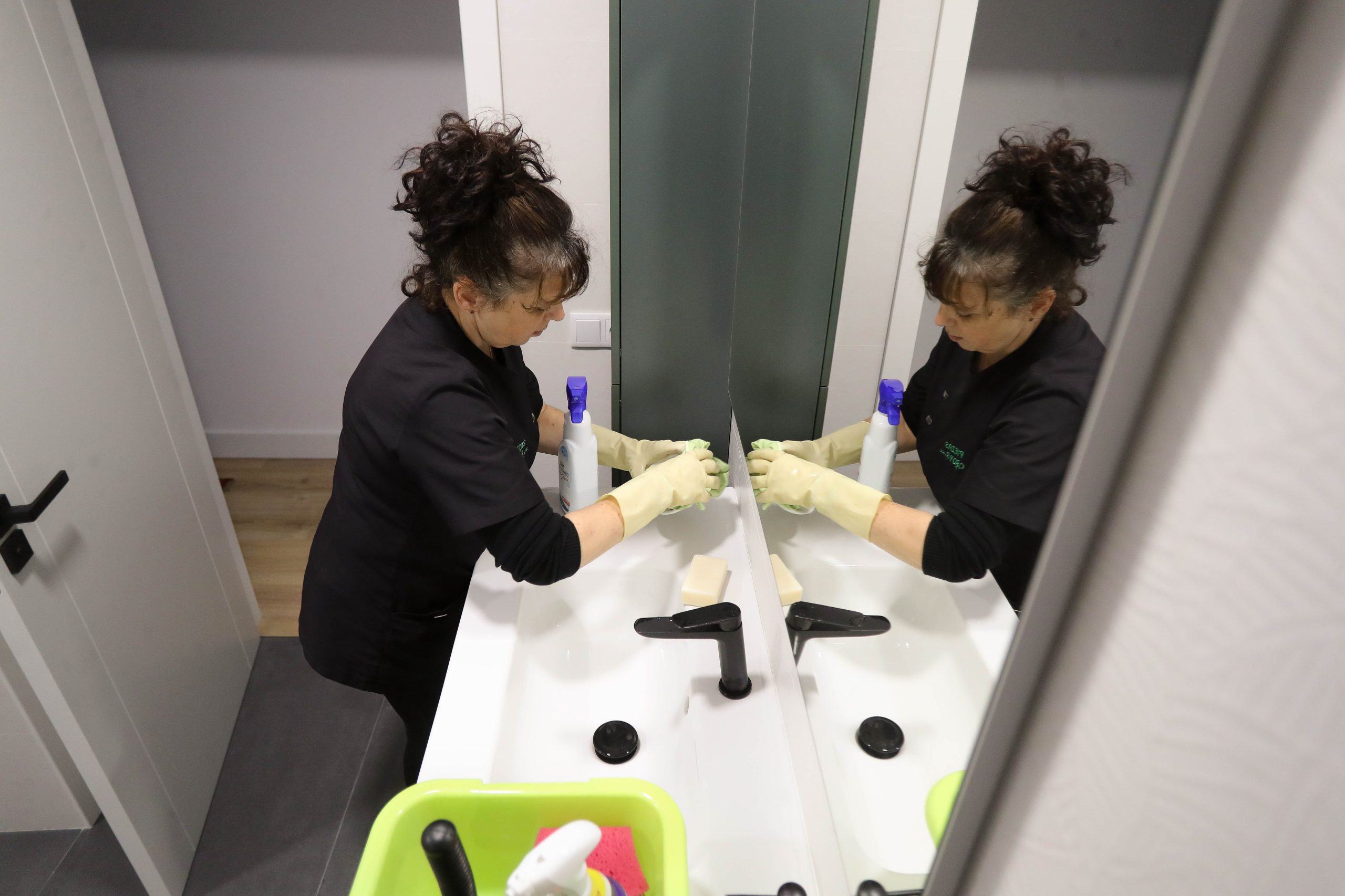 Le lavoratrici domestiche possono ora ricevere l’indennità di disoccupazione per i periodi lavorati prima del 2022