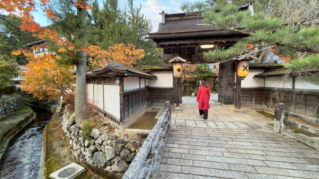 Dormire in un monastero buddista giapponese a Koyasan: un viaggio verso la pace