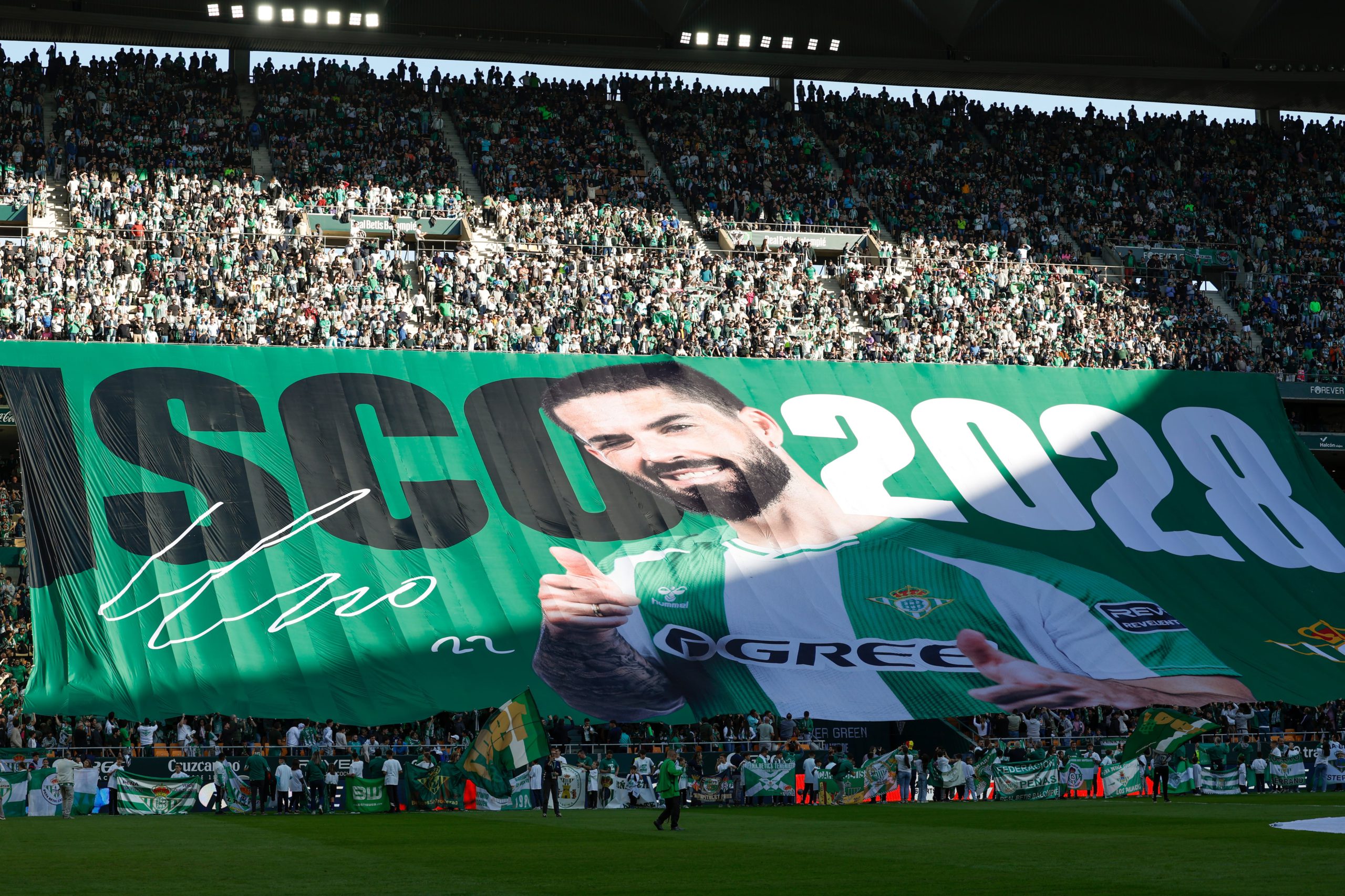 Isco resta al Betis fino al 2028