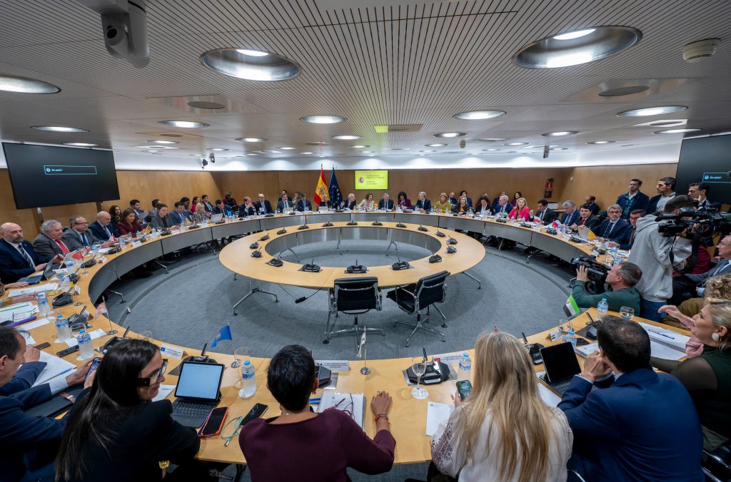 Hacienda annuncia proposta di riforma del finanziamento autonomico entro i primi mesi del 2026