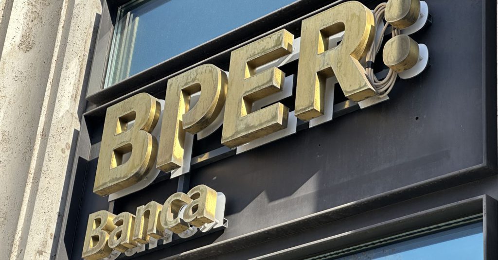 Bper registra una crescita del 12,5% nei proventi operativi e un utile di 1,48 miliardi di euro grazie all&#039;integrazione con Sondrio