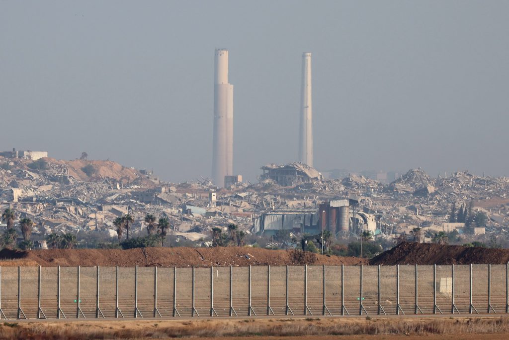Hamas si oppone al disarmo a meno che non venga creato uno Stato palestinese, mettendo in pausa la risoluzione ONU che approva il piano di Trump per Gaza