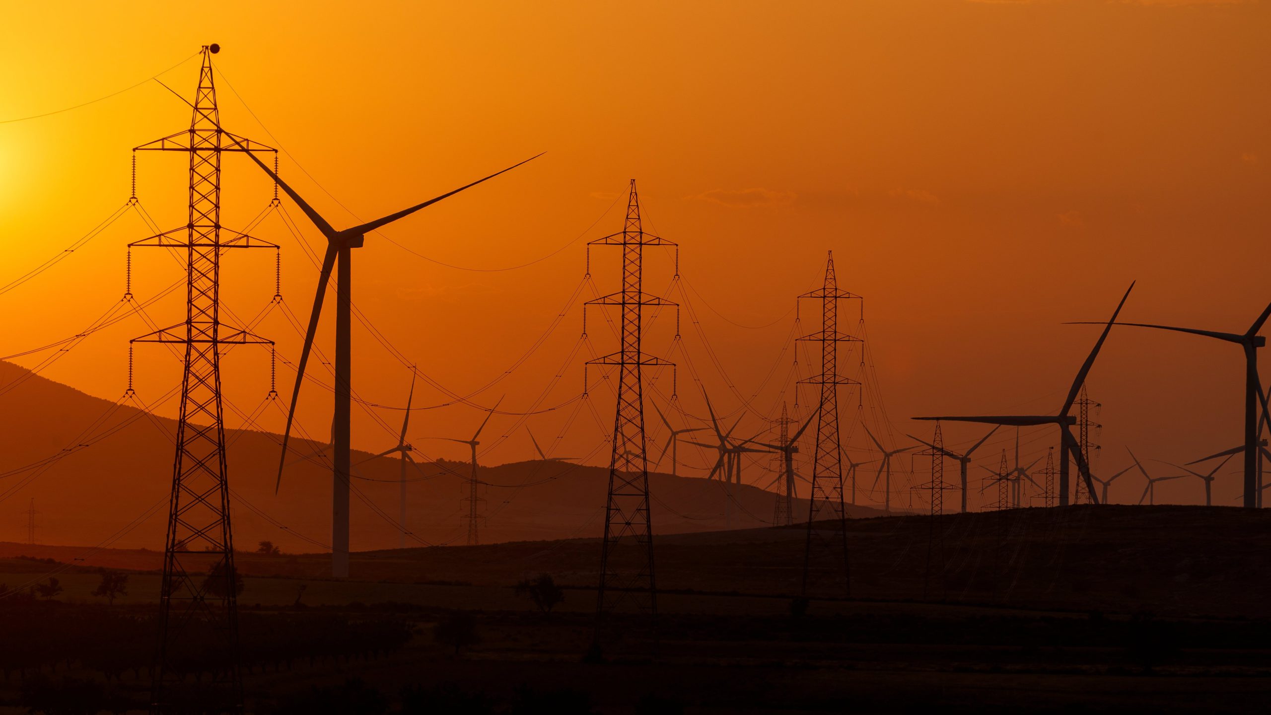 Spagna: investire nelle reti elettriche per crescere economicamente e migliorare il benessere