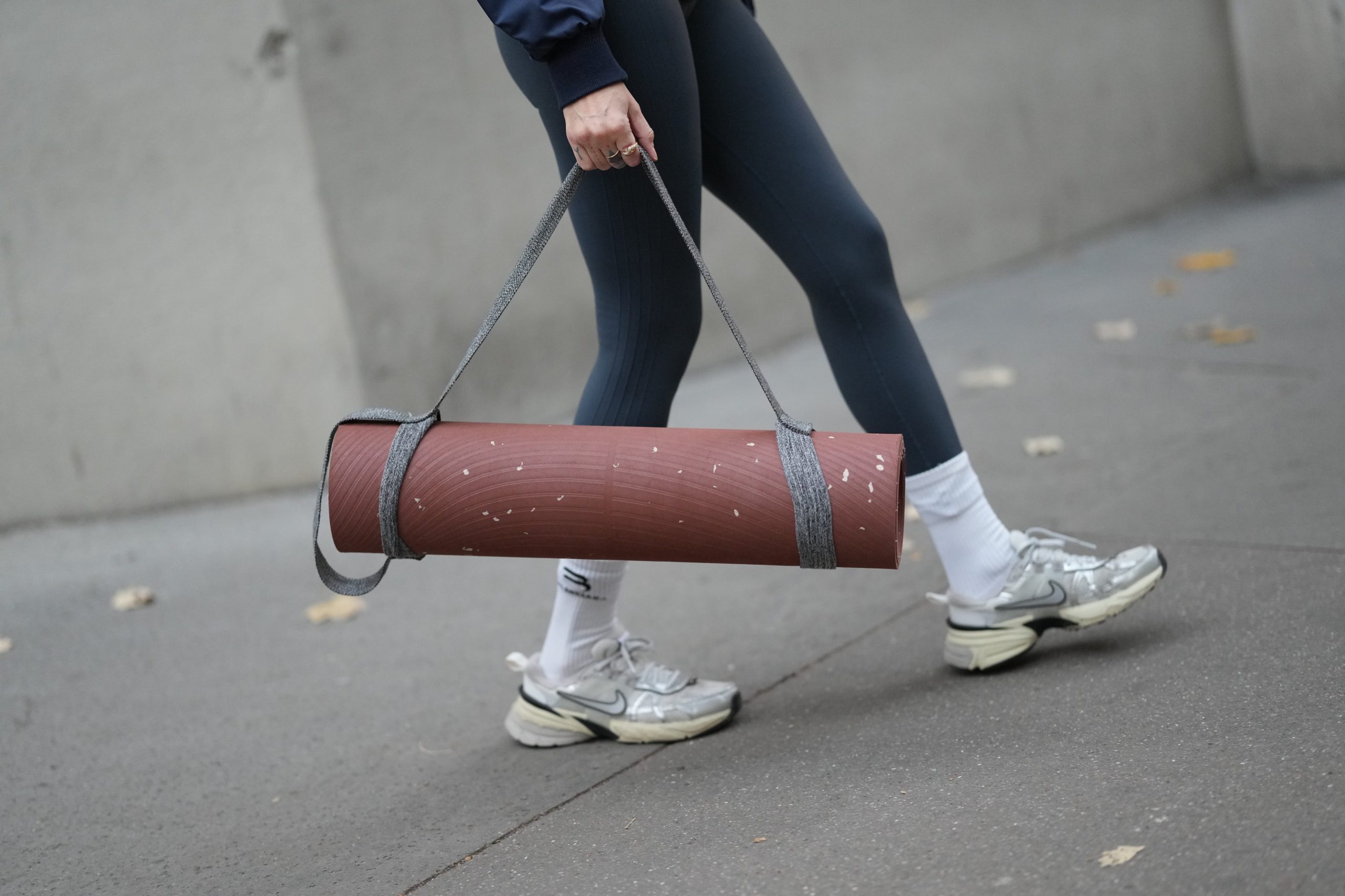 Black Friday: sconti su sneakers, suole marroni in voga e modelli più richiesti