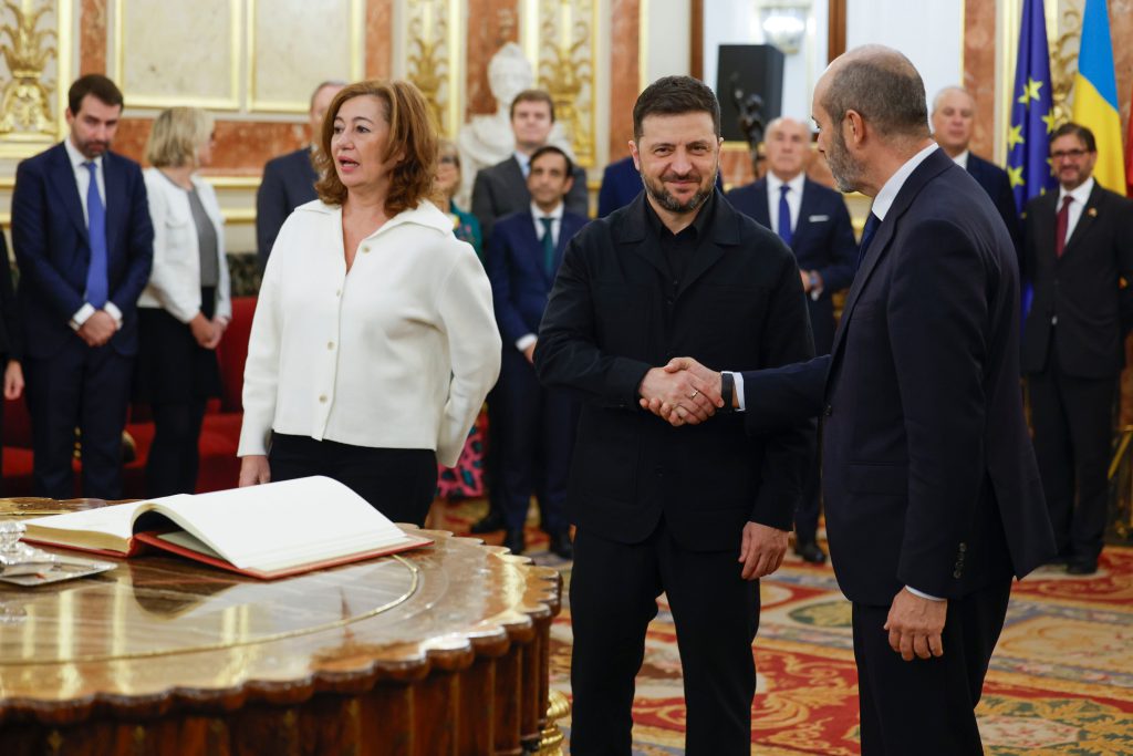 Zelenski visita il Congresso spagnolo per chiedere un aumento dell’aiuto militare all’Ucraina