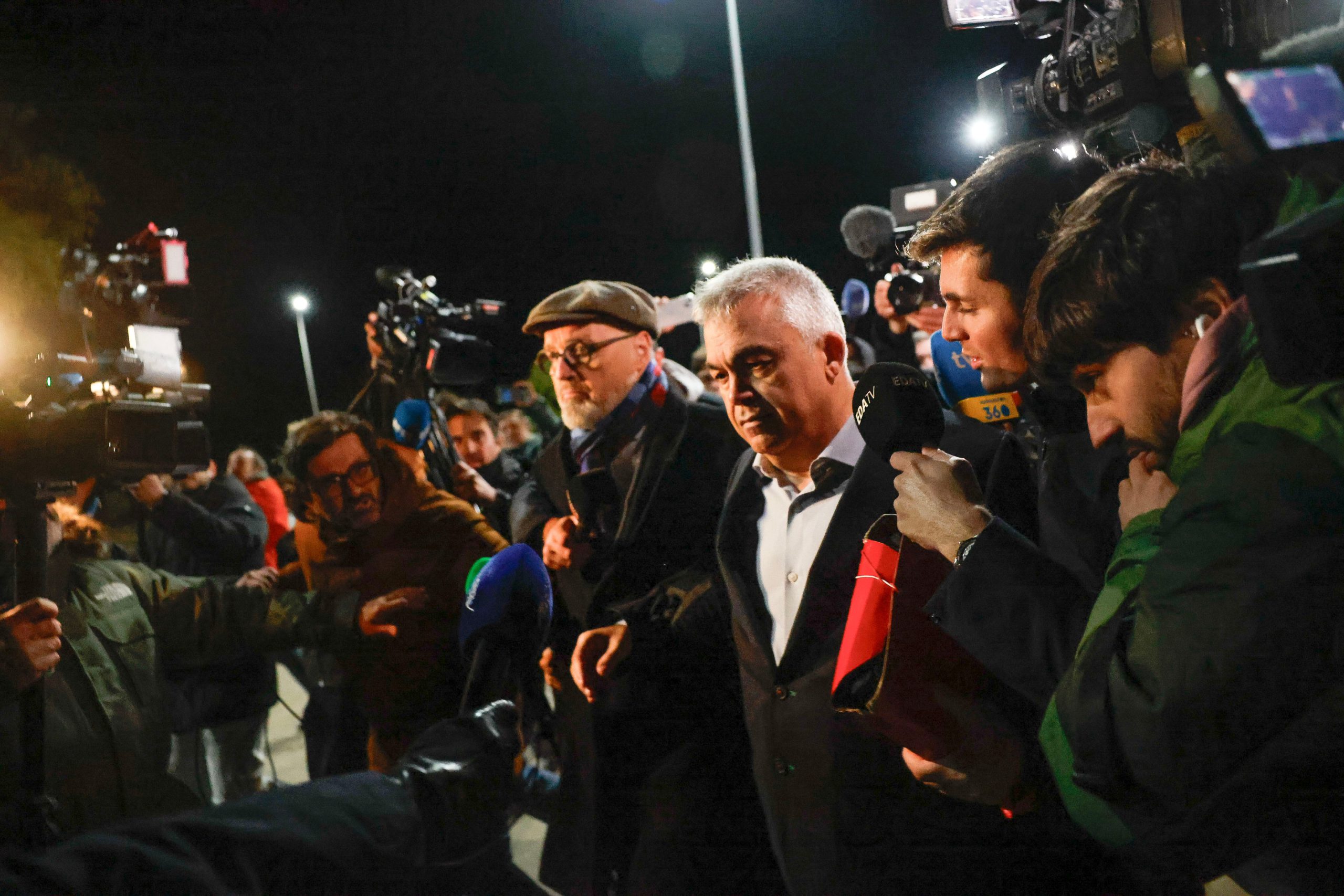 Indagine su Santos Cerdán: messaggi intercettati e nuove prove raccolte