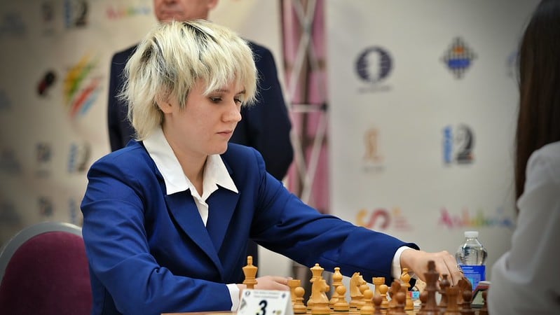 Polina Shuválova guida la Russia alla vittoria d'oro al Campionato Mondiale Femminile di Scacchi