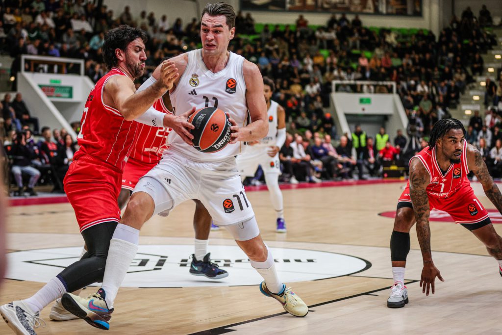 Real Madrid vince 74-75 contro l'Hapoel Tel Aviv nella Euroliga