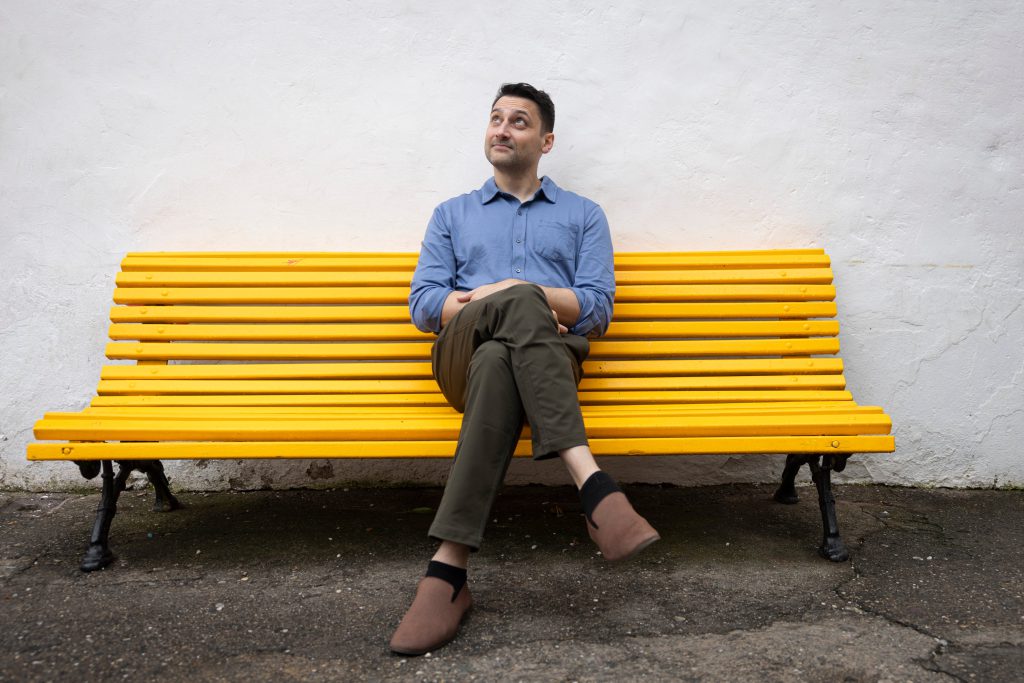 Ben Collins, presidente di The Onion, denuncia la vendetta dei potenti contro i poveri