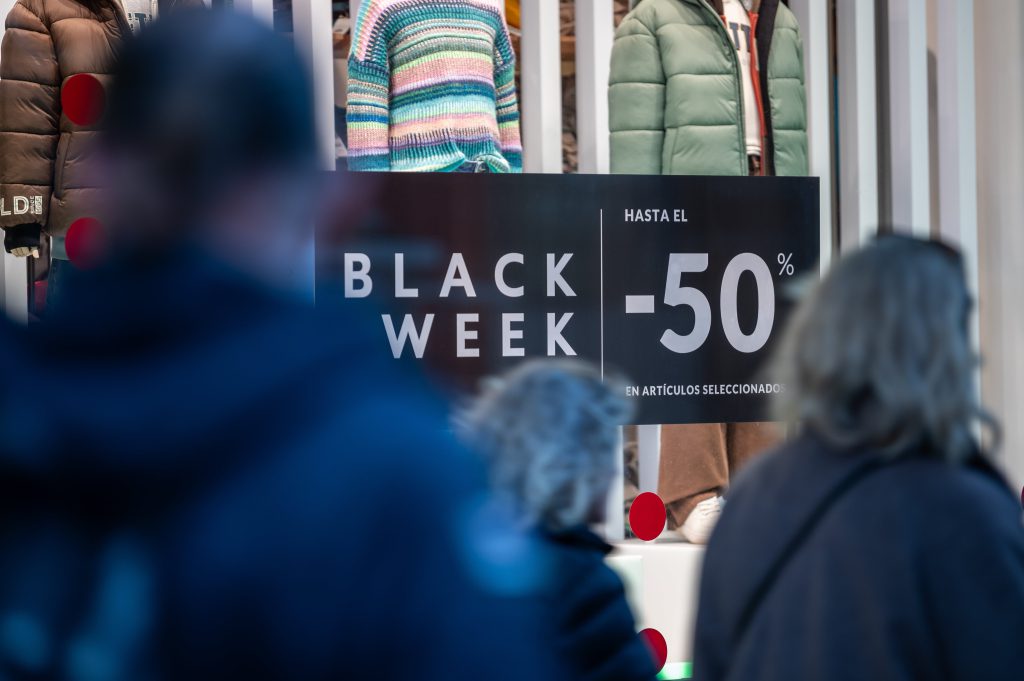 Ministero del Consumo avvia indagine su offerte fraudolente del Black Friday
